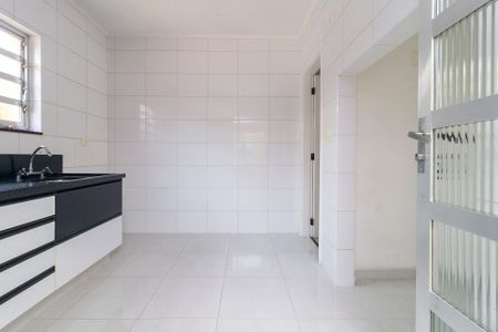 Casa à venda com 120m², 2 quartos e 2 vagas Casa à venda com 120m², 2 quartos e 2 vagasCozinha