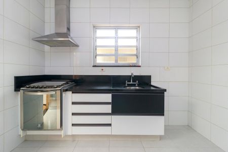 Casa à venda com 120m², 2 quartos e 2 vagas Casa à venda com 120m², 2 quartos e 2 vagasCozinha