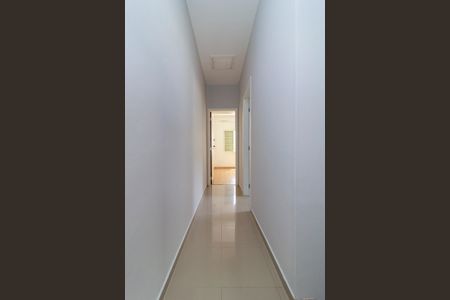 Casa à venda com 120m², 2 quartos e 2 vagas Casa à venda com 120m², 2 quartos e 2 vagasCorredor