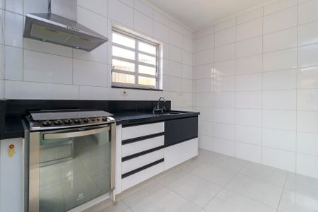 Casa à venda com 120m², 2 quartos e 2 vagas Casa à venda com 120m², 2 quartos e 2 vagasCozinha