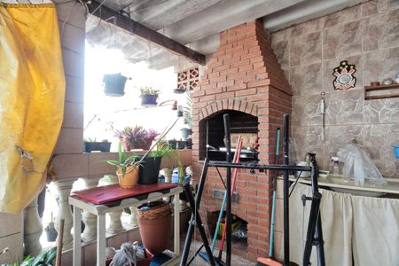 Casa à venda com 112m², 3 quartos e 1 vagaÁrea de Serviço e Churrasqueira