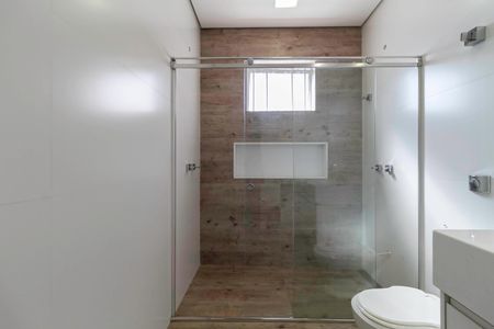 Casa à venda com 650m², 5 quartos e 4 vagas Casa à venda com 650m², 5 quartos e 4 vagasBanheiro social