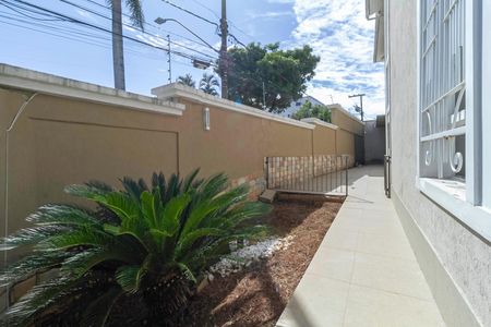 Casa à venda com 650m², 5 quartos e 4 vagas Casa à venda com 650m², 5 quartos e 4 vagasEntrada