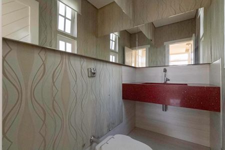 Casa à venda com 650m², 5 quartos e 4 vagas Casa à venda com 650m², 5 quartos e 4 vagasLavabo 1