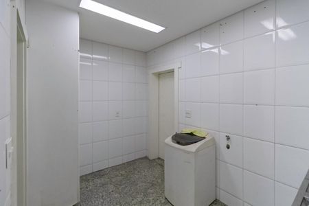 Casa à venda com 650m², 5 quartos e 4 vagas Casa à venda com 650m², 5 quartos e 4 vagasÁrea de Serviço