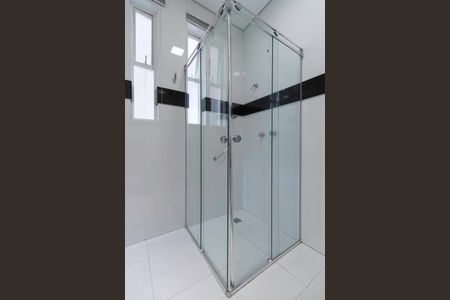 Casa à venda com 650m², 5 quartos e 4 vagas Casa à venda com 650m², 5 quartos e 4 vagasBanheiro da suíte 1