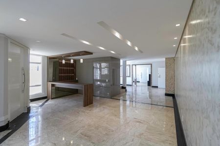 Casa à venda com 650m², 5 quartos e 4 vagas Casa à venda com 650m², 5 quartos e 4 vagasSala 1