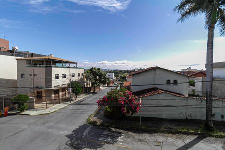 Casa à venda com 650m², 5 quartos e 4 vagas Casa à venda com 650m², 5 quartos e 4 vagasVista da suíte 2