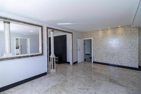 Casa à venda com 650m², 5 quartos e 4 vagas Casa à venda com 650m², 5 quartos e 4 vagasSala 2