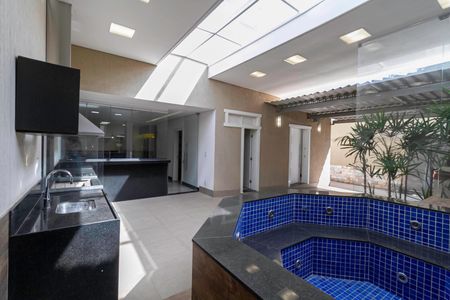 Casa à venda com 650m², 5 quartos e 4 vagas Casa à venda com 650m², 5 quartos e 4 vagasÁrea gourmet