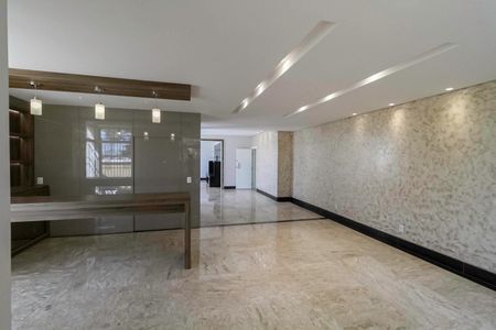 Casa à venda com 650m², 5 quartos e 4 vagas Casa à venda com 650m², 5 quartos e 4 vagasSala 1