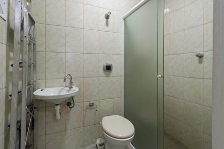 Casa à venda com 650m², 5 quartos e 4 vagas Casa à venda com 650m², 5 quartos e 4 vagasBanheiro de serviço