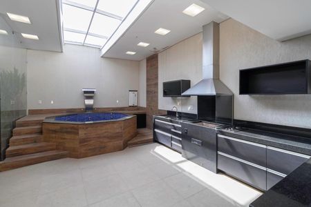 Casa à venda com 650m², 5 quartos e 4 vagas Casa à venda com 650m², 5 quartos e 4 vagasÁrea gourmet