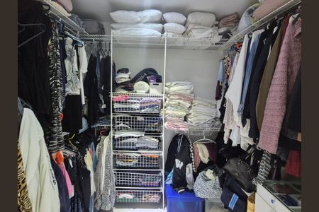 Apartamento à venda com 420m², 3 quartos e 3 vagasCloset da suíte 1
