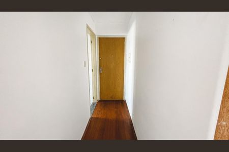 Apartamento à venda com 71m², 3 quartos e 2 vagasCorredor
