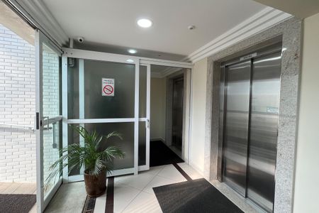 Apartamento para alugar com 49m², 1 quarto e 1 vagaElevadores