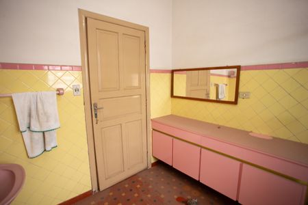 Casa à venda com 600m², 3 quartos e 2 vagasBanheiro