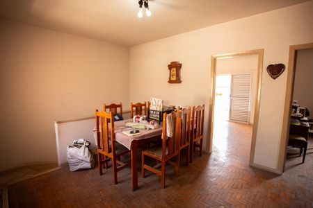 Casa à venda com 600m², 3 quartos e 2 vagasSala