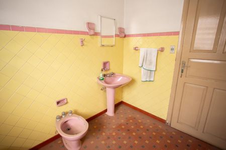 Casa à venda com 600m², 3 quartos e 2 vagasBanheiro