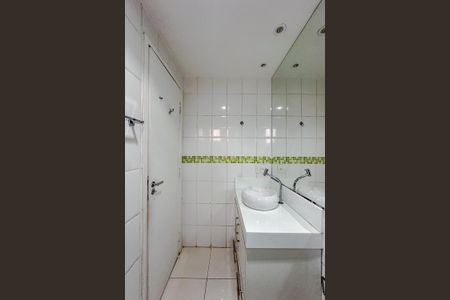 Apartamento à venda com 76m², 3 quartos e 2 vagasBanheiro da Suíte