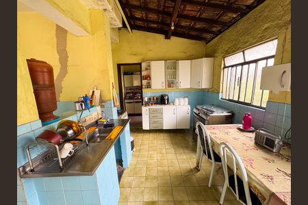 Casa à venda com 330m², 3 quartos e 2 vagasCozinha