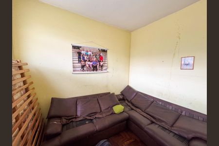 Casa à venda com 330m², 3 quartos e 2 vagasSala