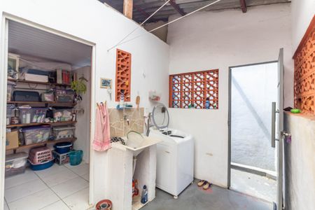 Casa à venda com 120m², 2 quartos e 2 vagasQuintal