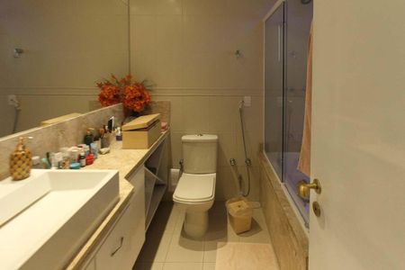 Apartamento à venda com 174m², 3 quartos e 3 vagasBanheiro da Suíte 3