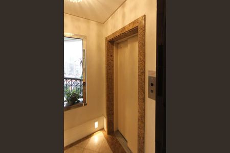 Apartamento à venda com 174m², 3 quartos e 3 vagasHall do elevador privativo