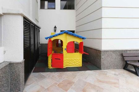 Apartamento à venda com 174m², 3 quartos e 3 vagasÁrea comum - Playground