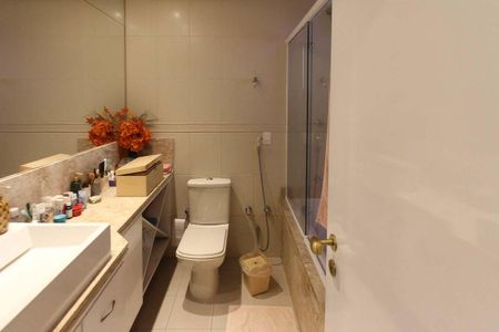 Apartamento à venda com 174m², 3 quartos e 3 vagasBanheiro da Suíte 3