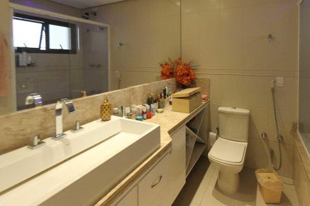 Apartamento à venda com 174m², 3 quartos e 3 vagasBanheiro da Suíte 3