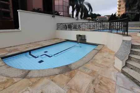 Apartamento à venda com 174m², 3 quartos e 3 vagasÁrea comum - Piscina