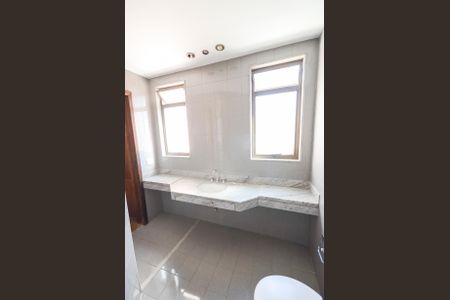 Casa à venda com 180m², 3 quartos e 1 vagaBanheiro da Suíte