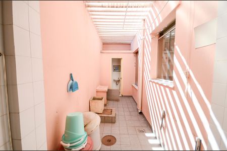 Casa à venda com 180m², 3 quartos e 1 vagaÁrea de Serviço