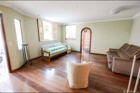 Casa à venda com 180m², 3 quartos e 1 vagaSala