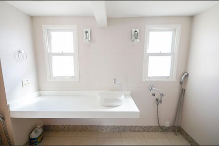 Casa à venda com 180m², 3 quartos e 1 vagaBanheiro 1