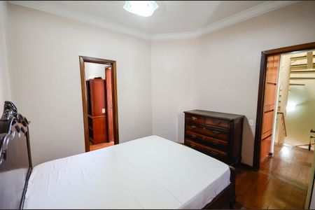 Casa à venda com 180m², 3 quartos e 1 vagaSuíte