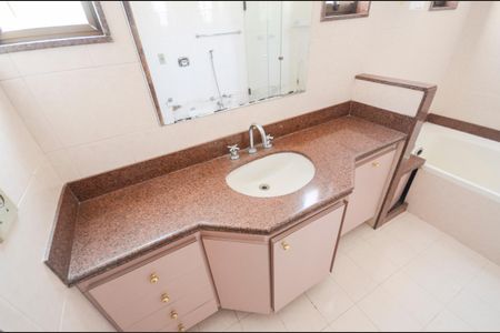 Casa à venda com 180m², 3 quartos e 1 vagaBanheiro 2