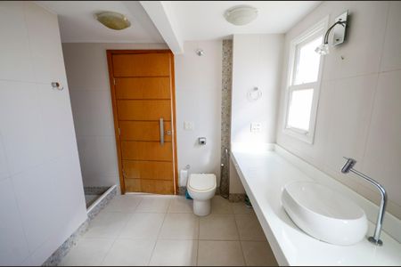 Casa à venda com 180m², 3 quartos e 1 vagaBanheiro 1