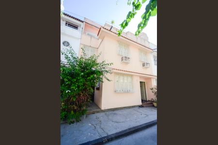 Casa à venda com 180m², 3 quartos e 1 vagaFachada