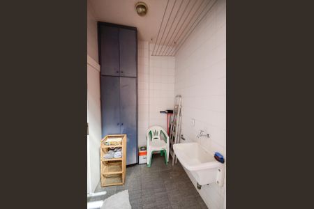 Casa à venda com 180m², 3 quartos e 1 vagaÁrea de Serviço