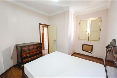 Casa à venda com 180m², 3 quartos e 1 vagaSuíte