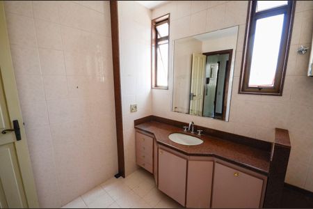 Casa à venda com 180m², 3 quartos e 1 vagaBanheiro 2