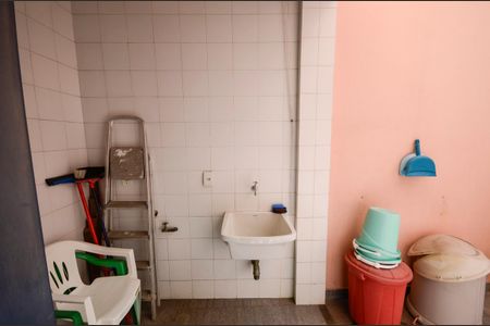 Casa à venda com 180m², 3 quartos e 1 vagaÁrea de Serviço