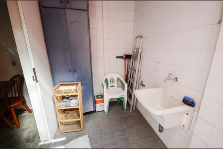 Casa à venda com 180m², 3 quartos e 1 vagaÁrea de Serviço