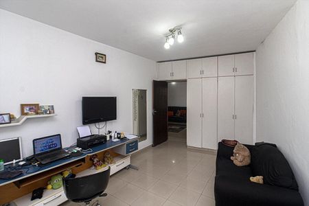 Casa à venda com 690m², 6 quartos e 8 vagasQuarto 2
