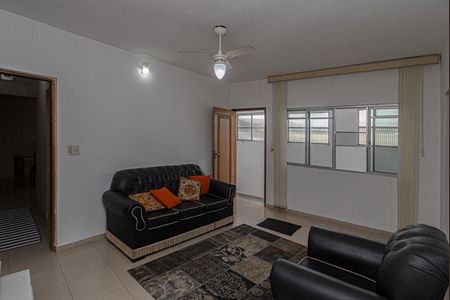 Casa à venda com 690m², 6 quartos e 8 vagasSala