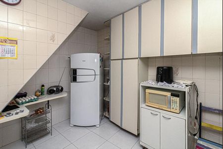 Casa à venda com 690m², 6 quartos e 8 vagasCozinha