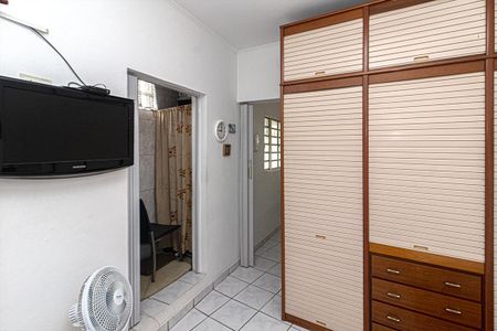 Casa à venda com 690m², 6 quartos e 8 vagasQuarto  (Casa 3) 